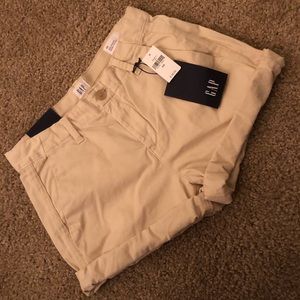 KHAKI CUFFED SHORTS